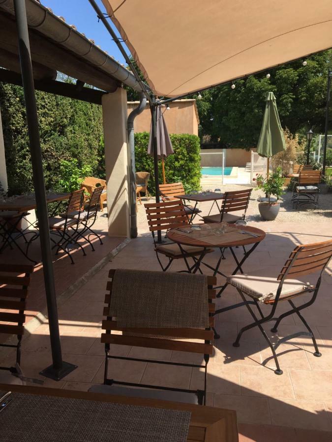 Le Cheval Blanc Bed & Breakfast La Bastide-des-Jourdans ภายนอก รูปภาพ